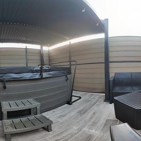 La Rivière-Saint-Sauveur La Kaz Rhumantique Sauna And Spa Privatif מראה חיצוני תמונה